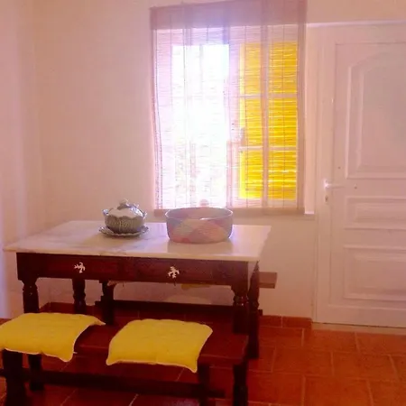 Charming House In With Terrace And Parking Vakantiehuis Nazaré