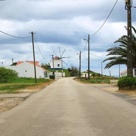 Charming House In With Terrace And Parking * Nazaré
