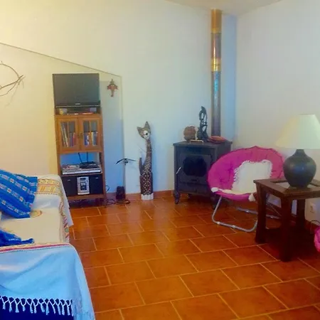 Дом отдыха Charming House In With Terrace And Parking Назаре