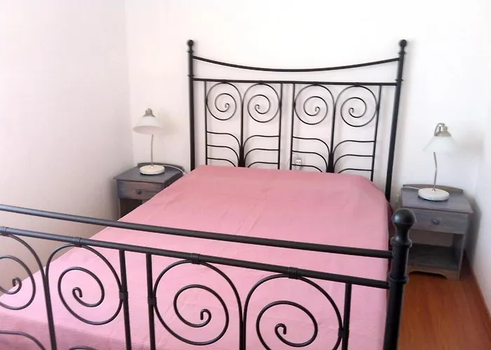 Charming House In With Terrace And Parking *