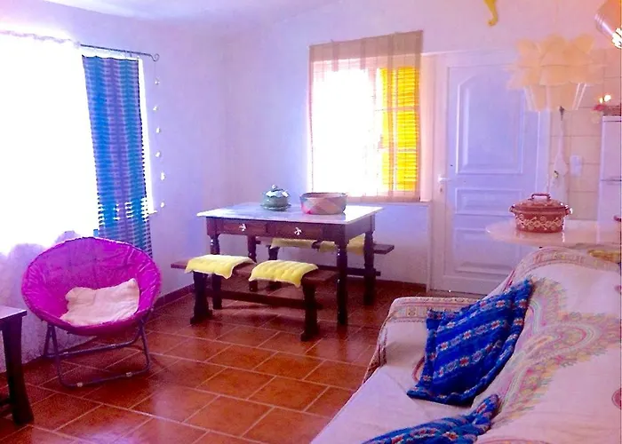 Charming House In With Terrace And Parking Nazaré