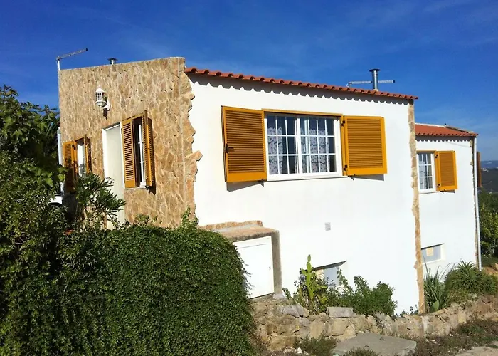 Charming House In With Terrace And Parking Tatil Evi Nazaré