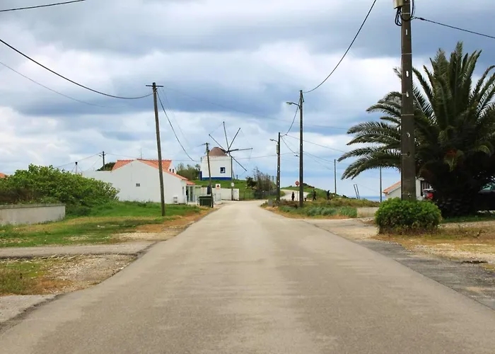 Charming House In With Terrace And Parking * Nazaré